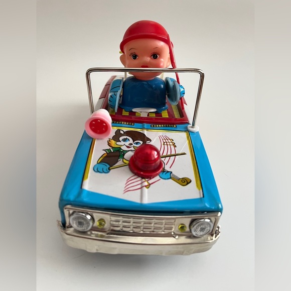 Vintage electronic Command car - uses 1 D cell battery - Picture 4 of 7